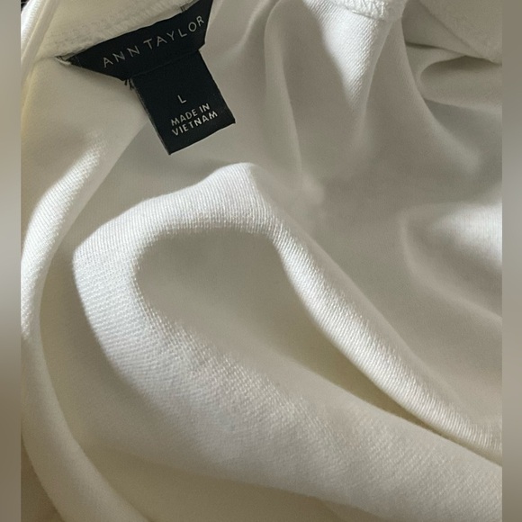 Ann Taylor White Top Ecru Eyelet 3/4 Bell Sleeve Scalloped Embroidered Size L - Picture 3 of 3